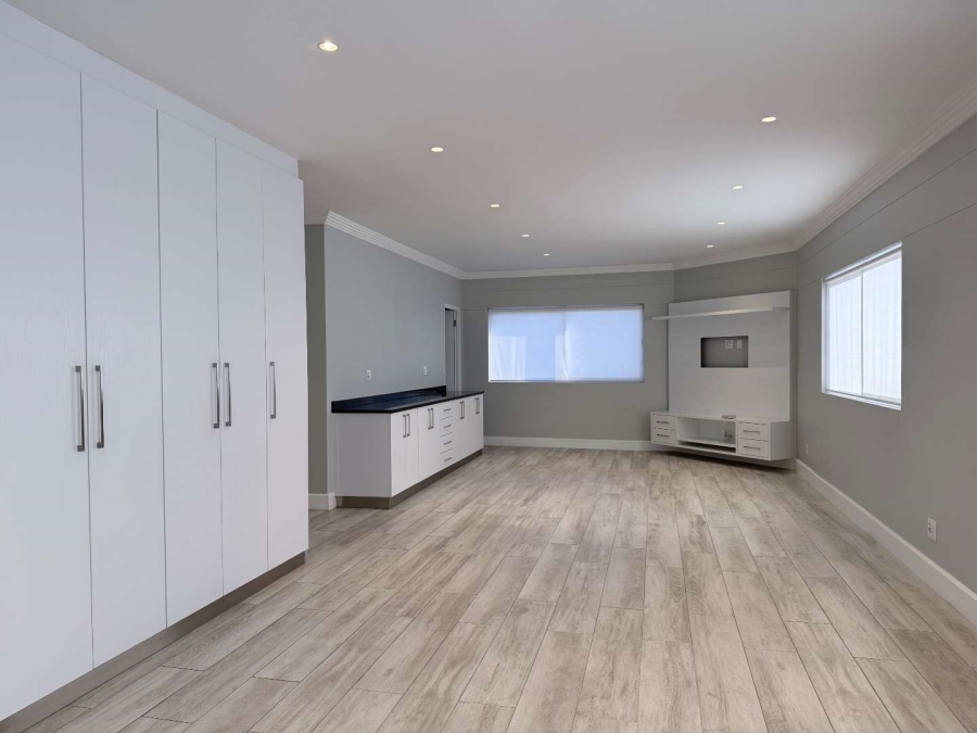 To Let 2 Bedroom Property for Rent in Oakdale Western Cape